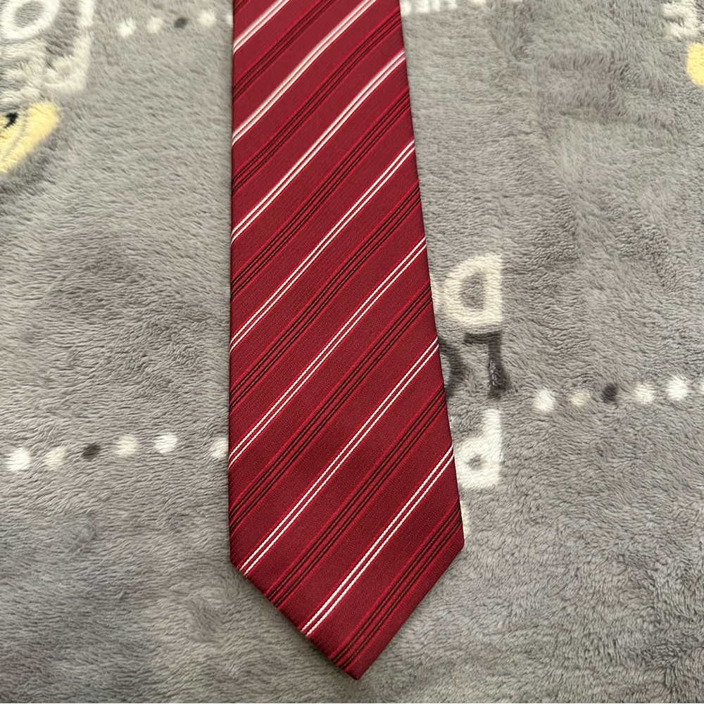 Kenneth Cole 100% Silk Striped Tie